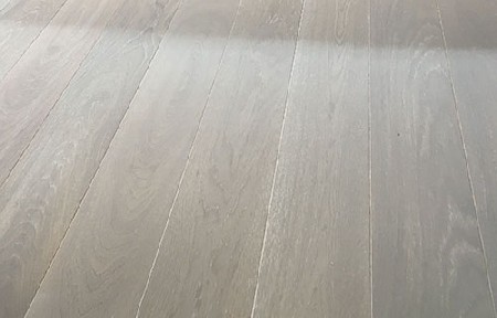 Oak laminated floor brushed -11