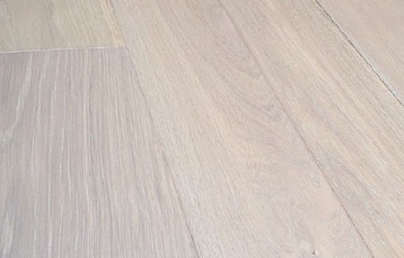 Oak laminated floor brushed -3